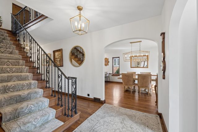 1111 Woodbine Avenue, Oak Park, IL 60302