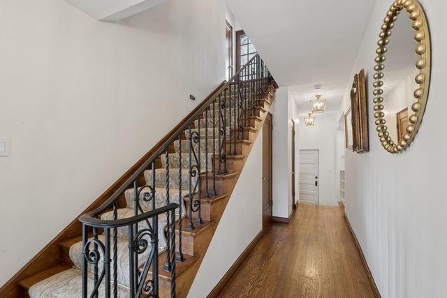 1111 Woodbine Avenue, Oak Park, IL 60302