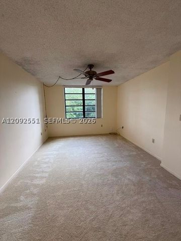 900 Colony Point Cir 416, Pembroke Pines, FL 33026