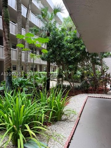 900 Colony Point Cir 416, Pembroke Pines, FL 33026