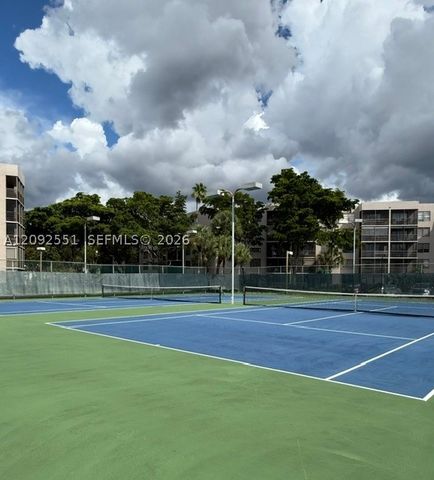900 Colony Point Cir 416, Pembroke Pines, FL 33026