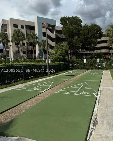 900 Colony Point Cir 416, Pembroke Pines, FL 33026