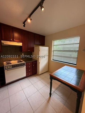 900 Colony Point Cir 416, Pembroke Pines, FL 33026