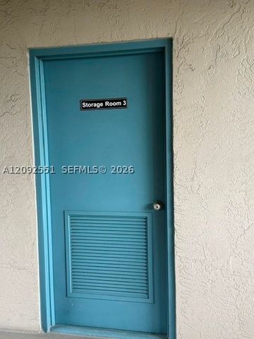 900 Colony Point Cir 416, Pembroke Pines, FL 33026