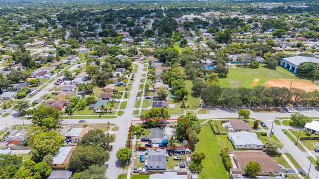 901 NW 34th Ter, Lauderhill, FL 33311