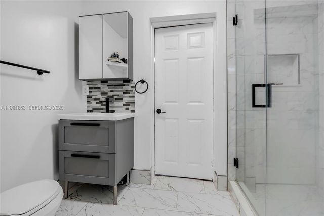 901 NW 34th Ter, Lauderhill, FL 33311