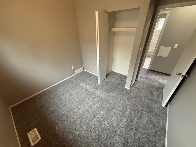 27912 Van Howe Street, Roseville, MI 48066