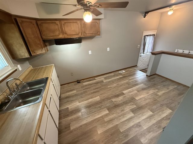 27912 Van Howe Street, Roseville, MI 48066
