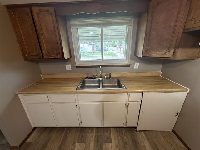 27912 Van Howe Street, Roseville, MI 48066
