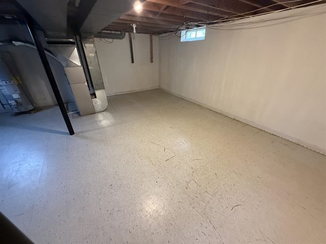 27912 Van Howe Street, Roseville, MI 48066