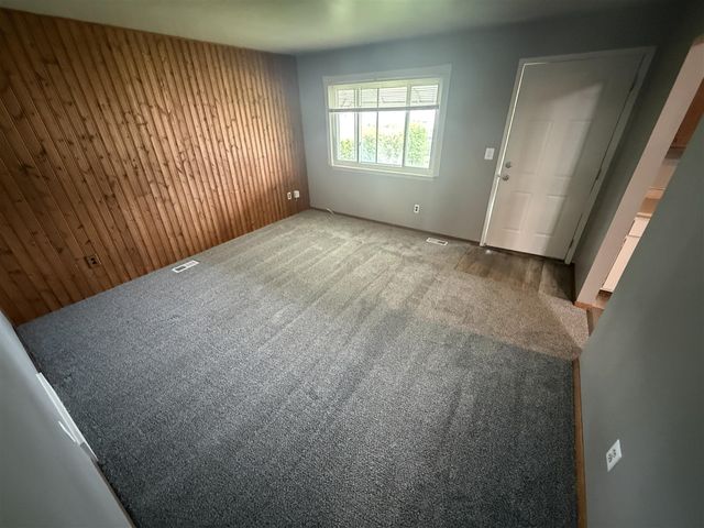27912 Van Howe Street, Roseville, MI 48066