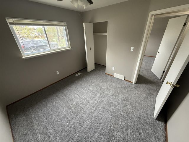 27912 Van Howe Street, Roseville, MI 48066
