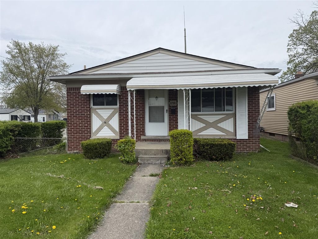 27912 Van Howe Street, Roseville, MI 48066