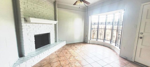 7700 Creekbend Drive 6, Houston, TX 77071