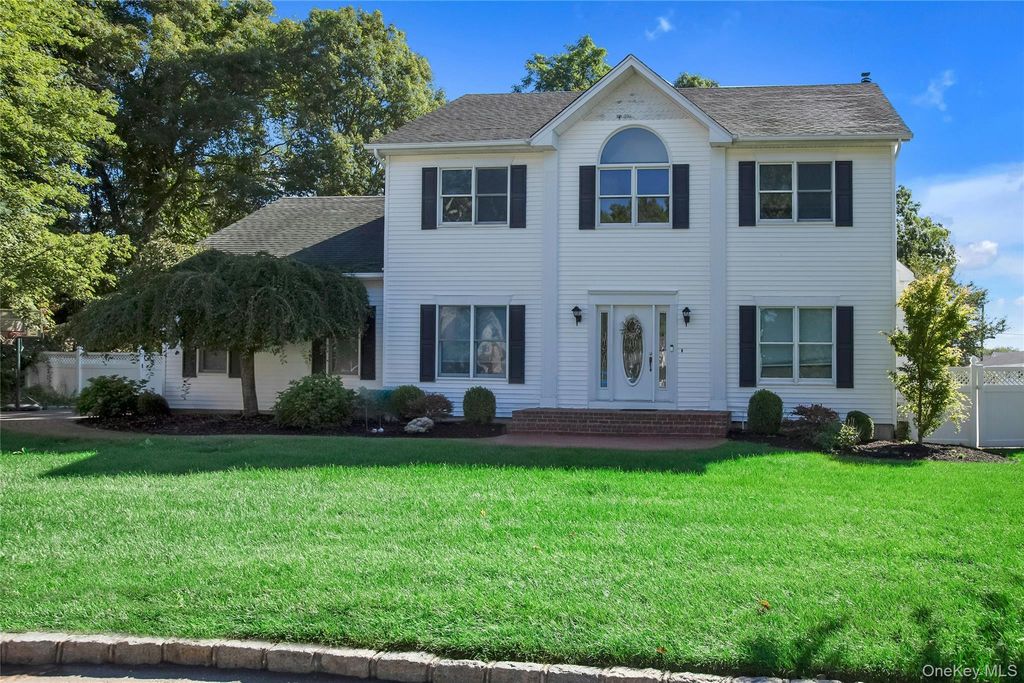 11 Raphael Boulevard, Nesconset, NY 11767 — photo 2