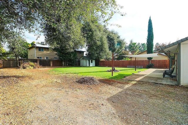 3527 Adams Lane, Redding, CA 96002