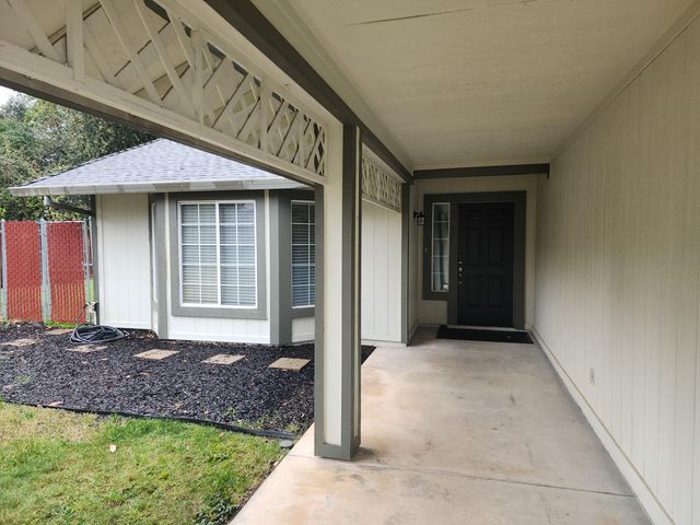 3527 Adams Lane, Redding, CA 96002