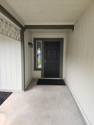 3527 Adams Lane, Redding, CA 96002