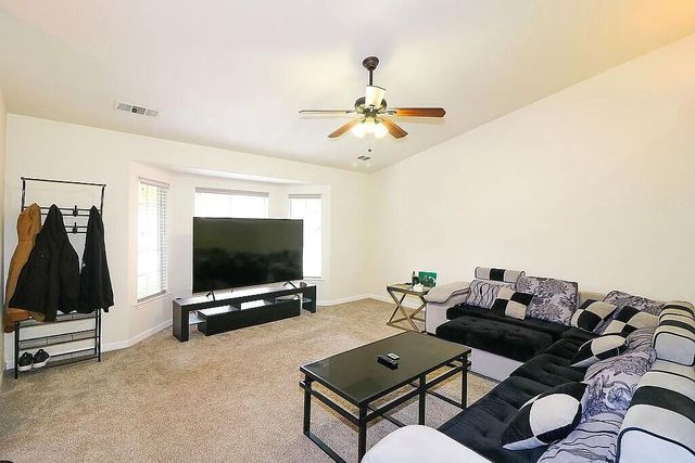 3527 Adams Lane, Redding, CA 96002