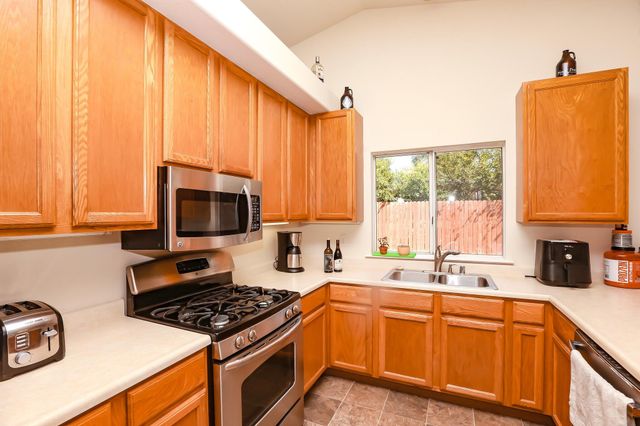 3527 Adams Lane, Redding, CA 96002