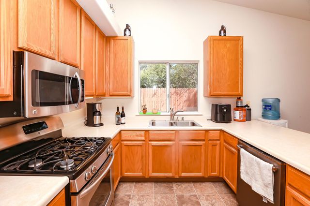 3527 Adams Lane, Redding, CA 96002