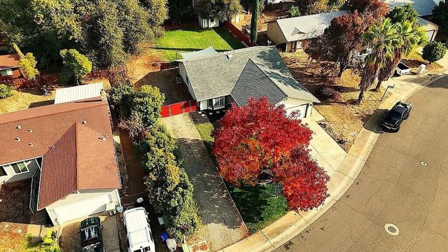 3527 Adams Lane, Redding, CA 96002