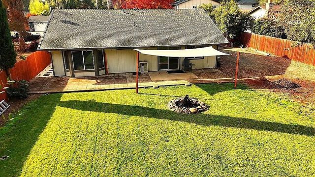 3527 Adams Lane, Redding, CA 96002