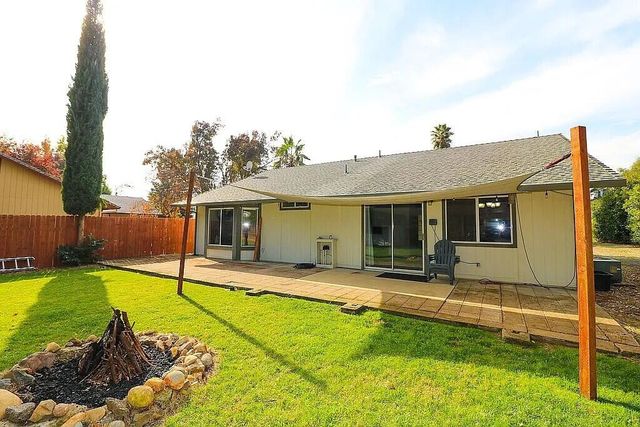 3527 Adams Lane, Redding, CA 96002