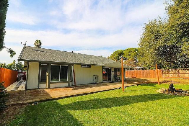 3527 Adams Lane, Redding, CA 96002