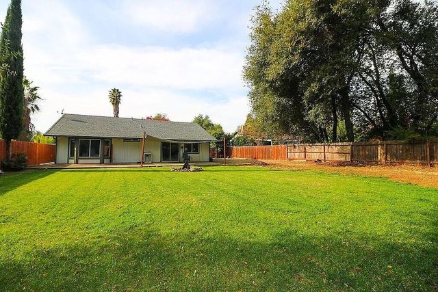 3527 Adams Lane, Redding, CA 96002