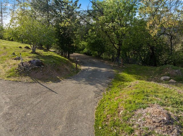 3000 Espina Loma Dr, Camino, CA 95709