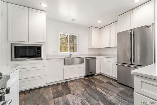 26914 Pebblestone Street, Southfield, MI 48034