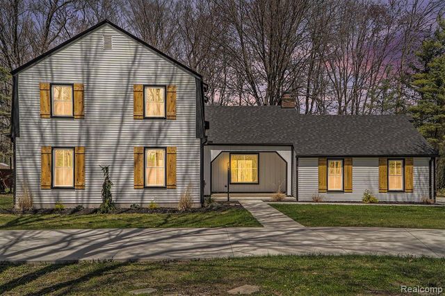 26914 Pebblestone Street, Southfield, MI 48034