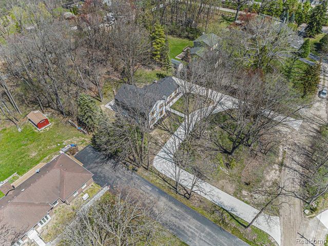 26914 Pebblestone Street, Southfield, MI 48034