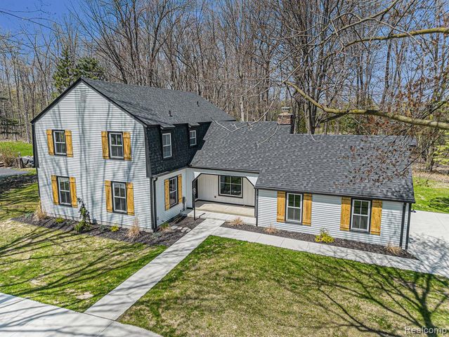 26914 Pebblestone Street, Southfield, MI 48034