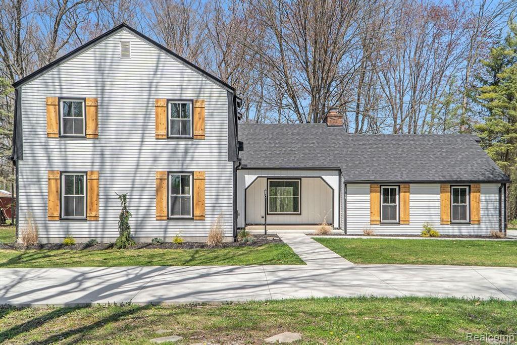 26914 Pebblestone Street, Southfield, MI 48034