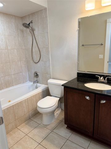621 21st Street 100, Galveston, TX 77550