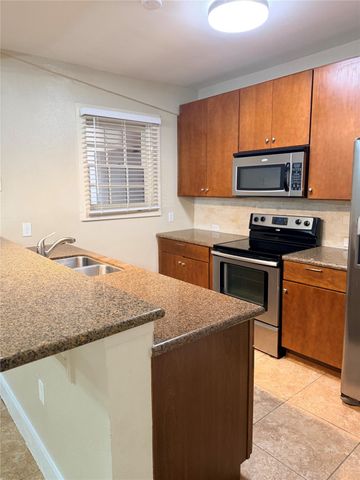 621 21st Street 100, Galveston, TX 77550