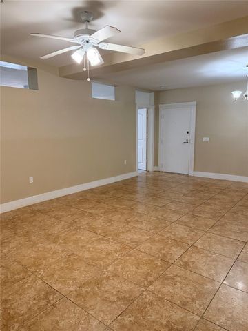 621 21st Street 100, Galveston, TX 77550