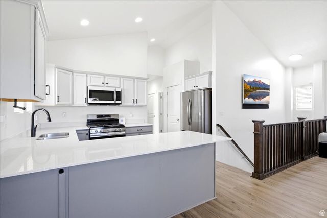 4948 W LAKE TERRACE AVE, South Jordan, UT 84009