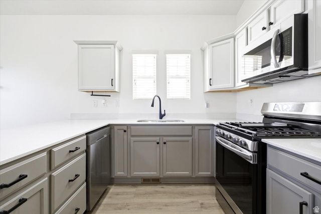 4948 W LAKE TERRACE AVE, South Jordan, UT 84009