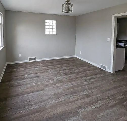 2912 Freeland Str, Mckeesport, PA 15132