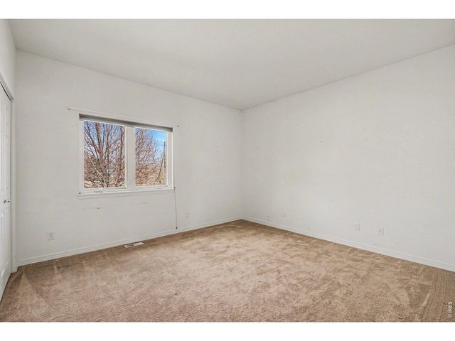 2057 Falcon Dr, Longmont, CO 80503