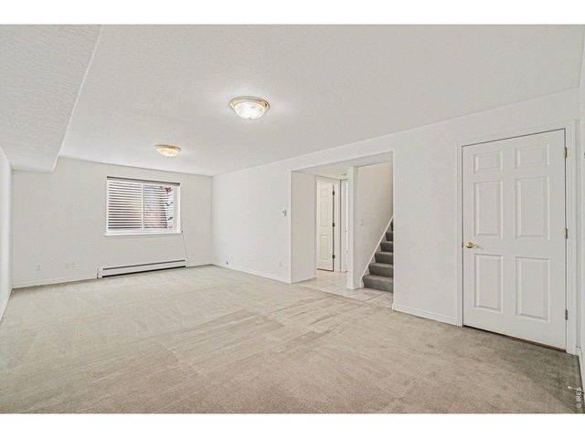 2057 Falcon Dr, Longmont, CO 80503