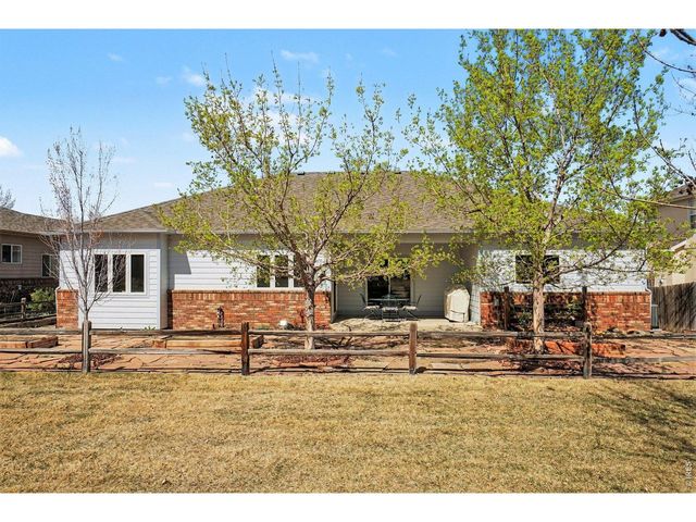 2057 Falcon Dr, Longmont, CO 80503