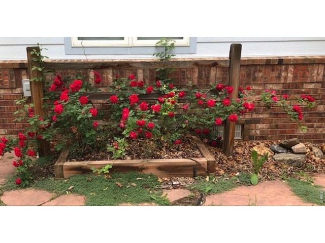 2057 Falcon Dr, Longmont, CO 80503