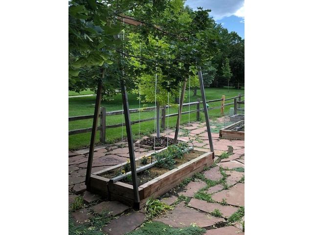 2057 Falcon Dr, Longmont, CO 80503