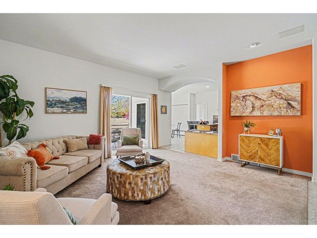 2057 Falcon Dr, Longmont, CO 80503