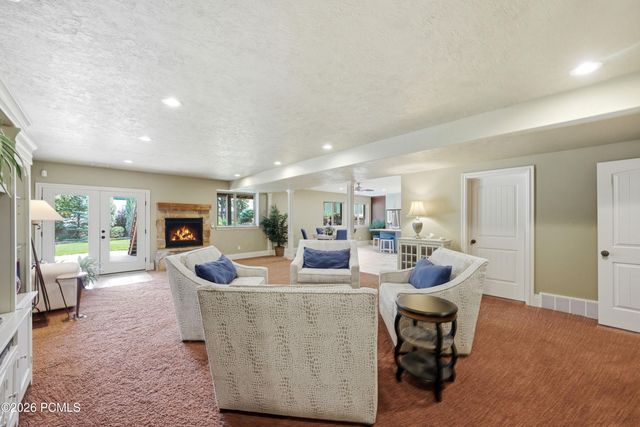 1247 W Alta Creek Circle, South Jordan, UT 84095