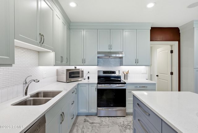 1247 W Alta Creek Circle, South Jordan, UT 84095